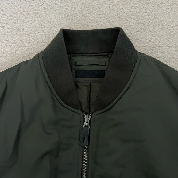 Uniqlo Men's Olive Bomber Jacket - Picture 4 of 12